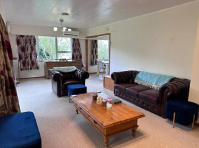 Home in Waihi 10mins from beach!